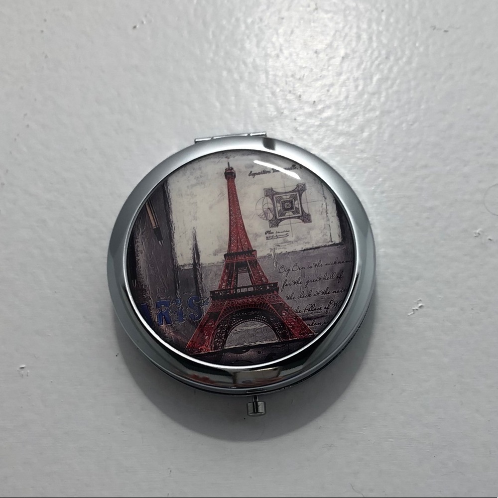 Small compact makeup mirror